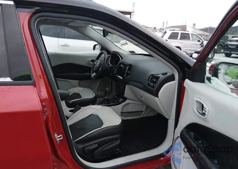 2018 Jeep Compass Limited 4X4 from USA, damaged, VIN 3C4NJDCBXJT272860